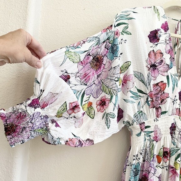 Lovestitch Women's Floral Smocked Baby Doll  Small‎ V neck Dress - Picture 7 of 15